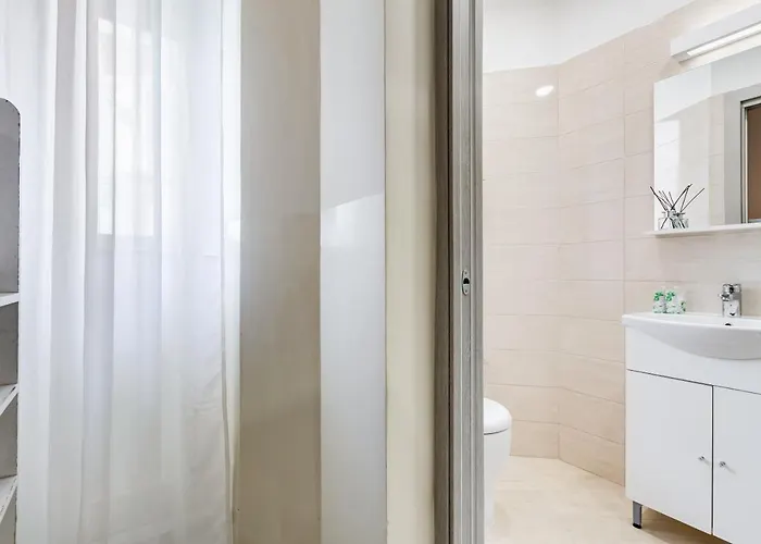 Апартаменты Bdc - Prestige 3bdr 3bath In Monti District Рим