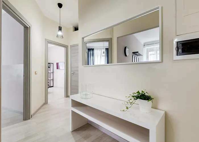Bdc - Prestige 3bdr 3bath In Monti District * Рим